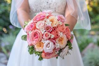 Shell's Petals Florist - 6