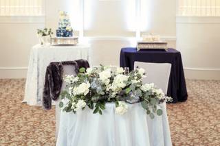 What's the Occasion Linens & Decor - 10