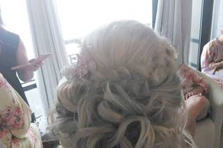 Kreashenz Salon and Spa - 30