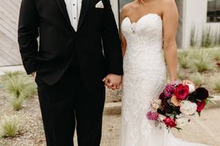 Volle's Bridal & Boutique - 16