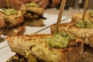 Juli y Juan's Kitchen - 22