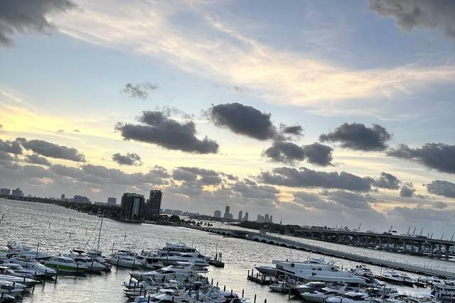 DoubleTree Grand Biscayne Bay Hotel 4