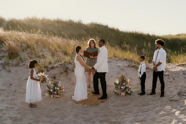 That's A Wrap Officiant and Notary Service - 1
