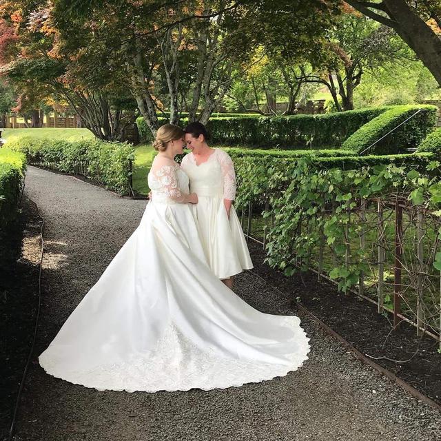 Helen Miller Bridal Boutique - 3