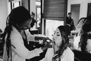 Brushworx On Location Hair & Makeup - 85