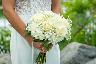Daisy's Front Porch Flowers, Events & Creative Studio - 53