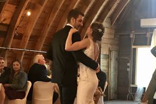 Lake Elsie Wedding Barn - 14