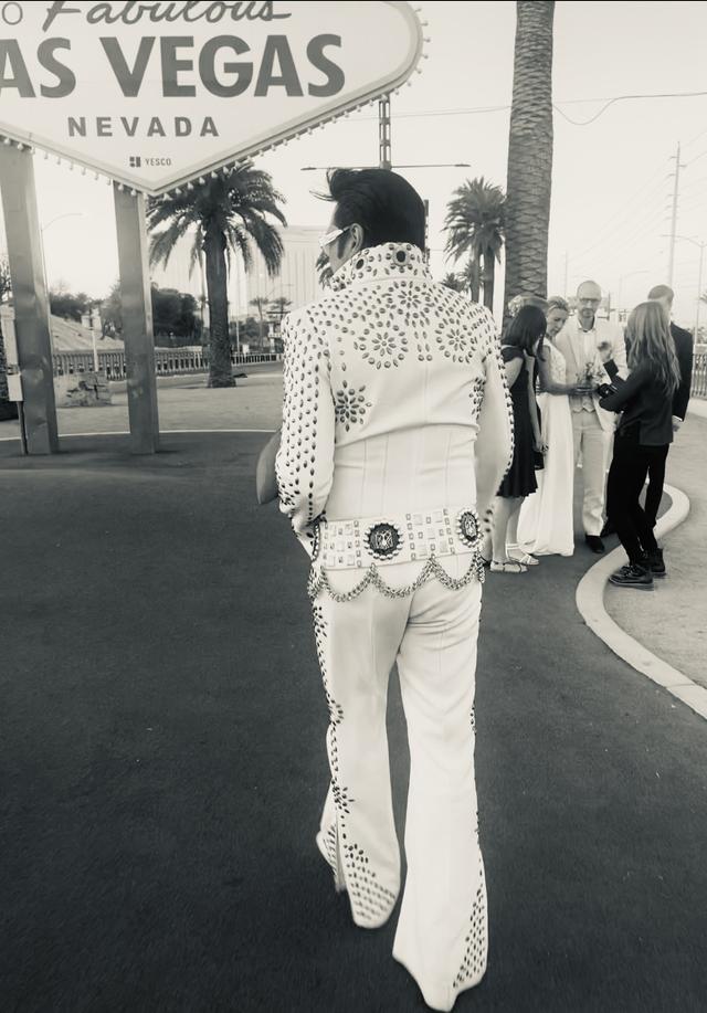 Vegas Elvis - Jesse Garon - 2