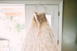 Della Curva (Plus-Size Bridal Salon) - 11