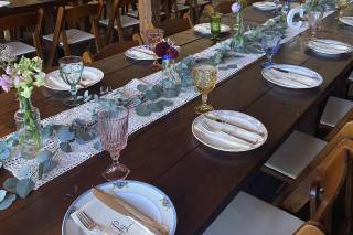 Southern Vintage Table - 98