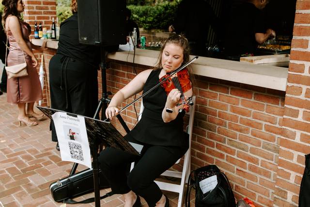 Anna Piotrowski, violinist 2