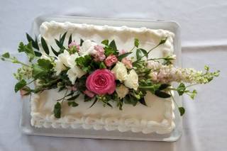 Daisy's Front Porch Flowers, Events & Creative Studio - 69