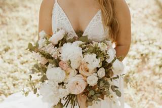 Wildly Cultivated Floral Design - 11