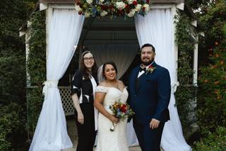 Rev. Mercy - Bilingual Wedding Officiant - 44