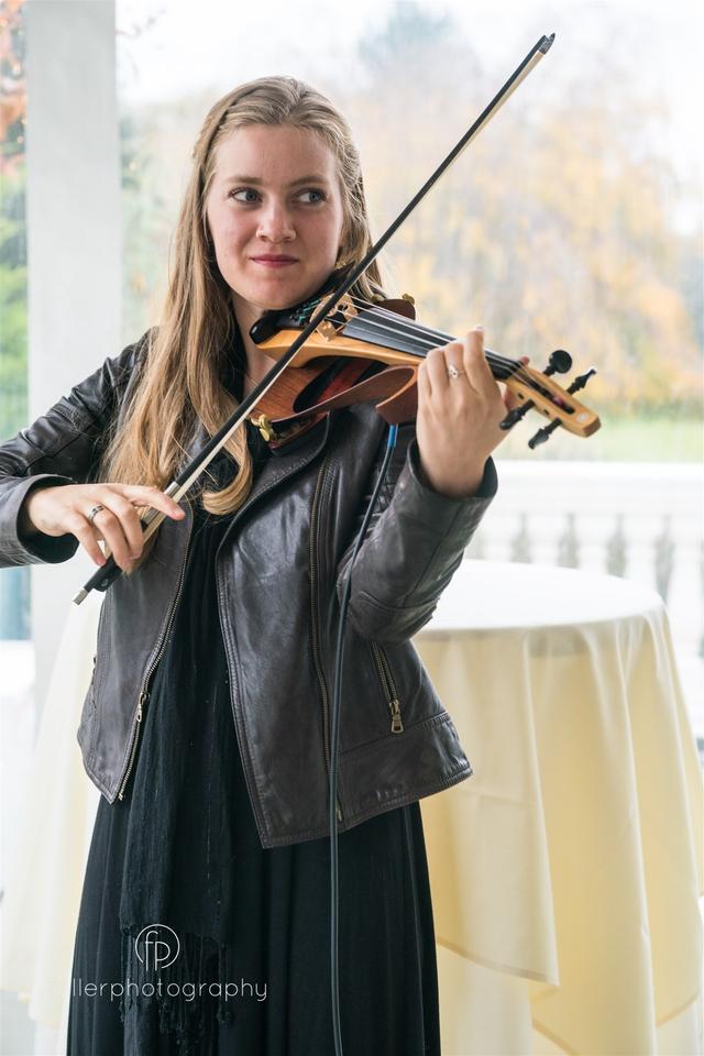 Bronwyn Beth Violin - 3
