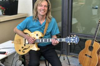 Guitarist Bill Sickles - 12