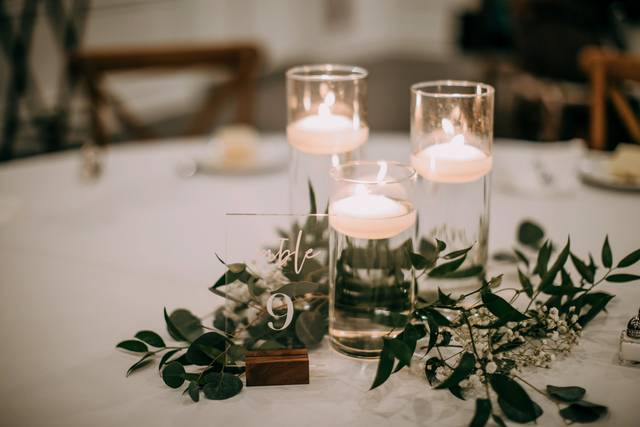 Linens & Flowers Design 4