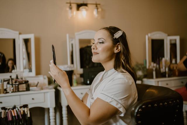 Make-up Artist Amal A - 1
