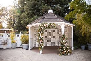 Bloom & Vine Wedding and Event Flowers - 8