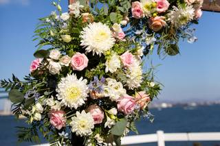Taylor Grace Custom Floral Designs - 5