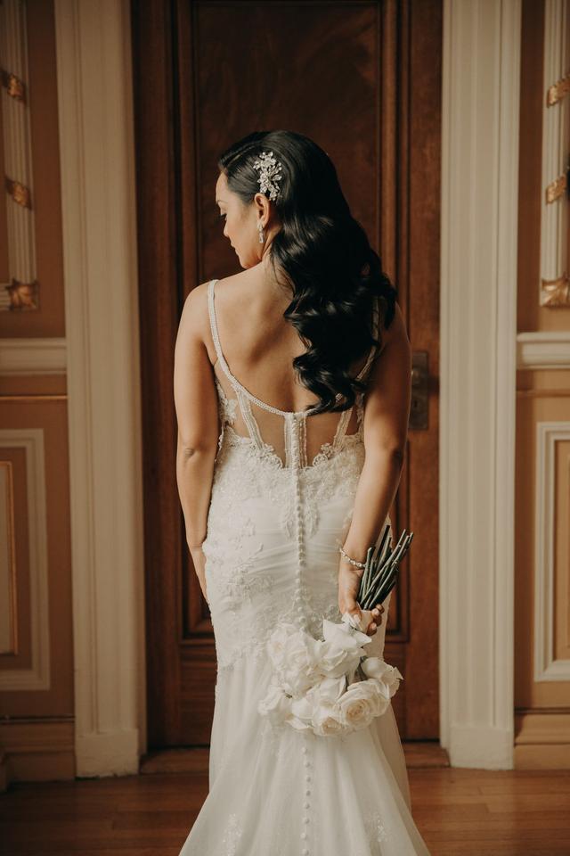 Ana's Bridal Boutique & Tuxedos - 2