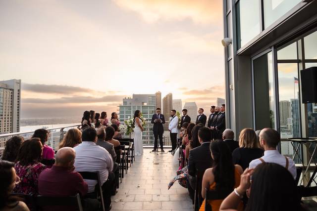 The Ultimate Skybox At Diamond View Tower 1