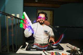Hans Hutchison DJ & Guitarist - 8