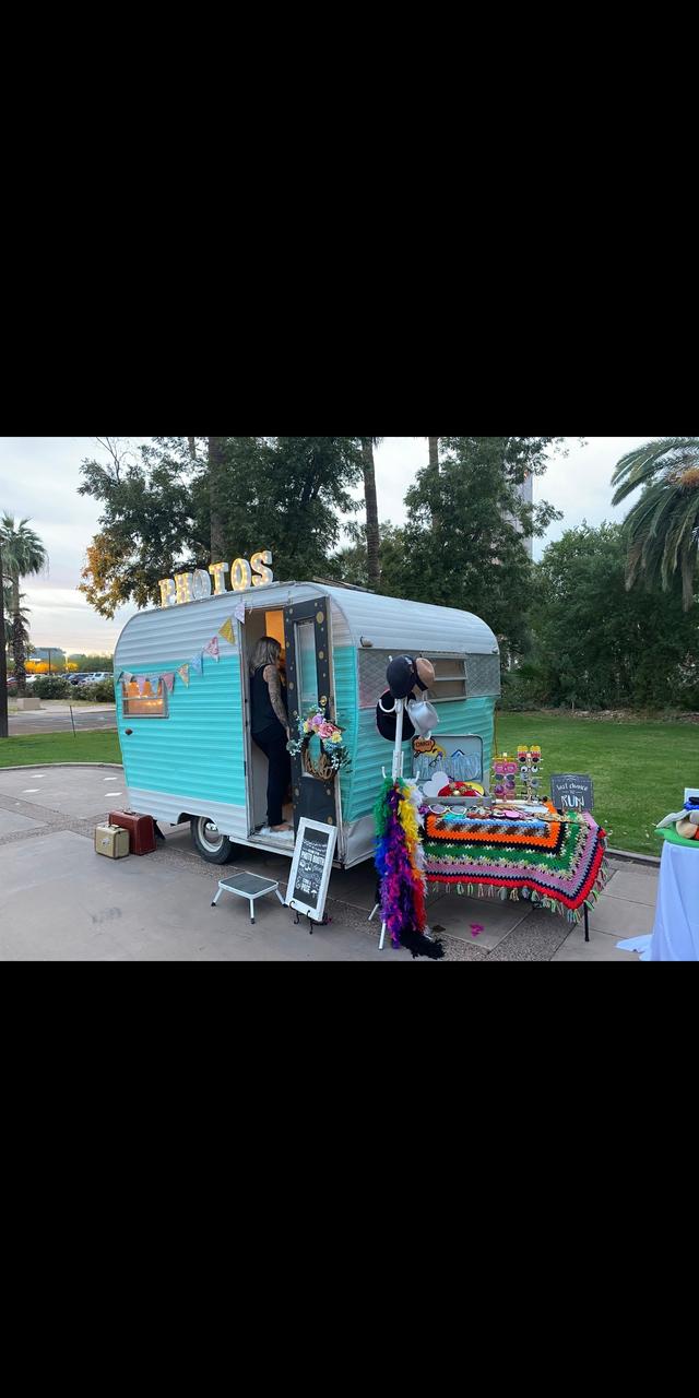 Phoenix Photo Camper - 2