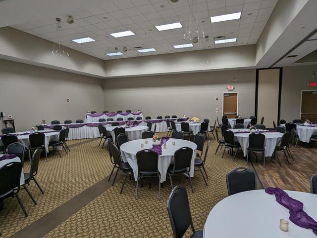 Comfort Suites Johnson Creek - 4