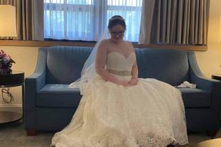 Darianna Bridal & Tuxedo - 19