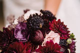 The Enchanted Florist - 11