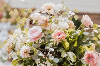 Lucilles Florist - 14