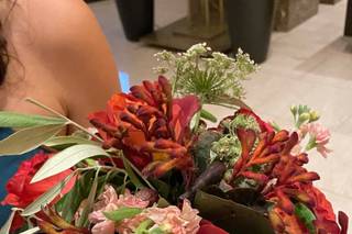 Artistic Blossoms Floral Design Studio - 15