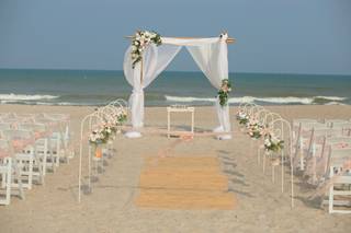 Incredible Beach Weddings - 6