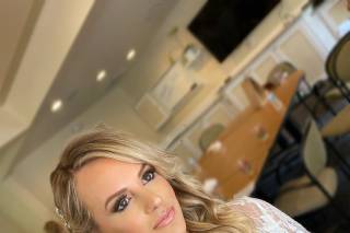 BellaLuxe Hair and Makeup - 16