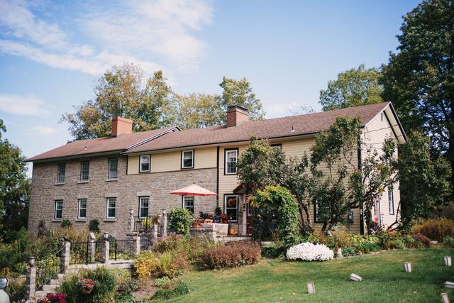 Frog Pond Bed and Breakfast - 1