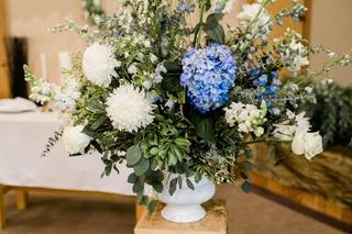 Arnold's Flower Shop - 17
