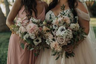 Dellables Wedding Florals and Design - 12