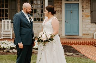 Lilla's Bridal Boutique - 32