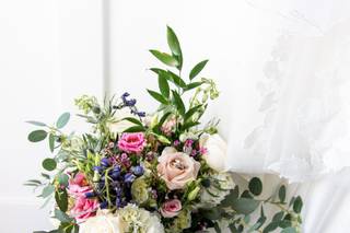 White Lotus Floral Design - 17
