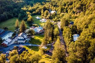 Full Moon Resort - 49