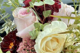 Clare's Corner Floral - 90