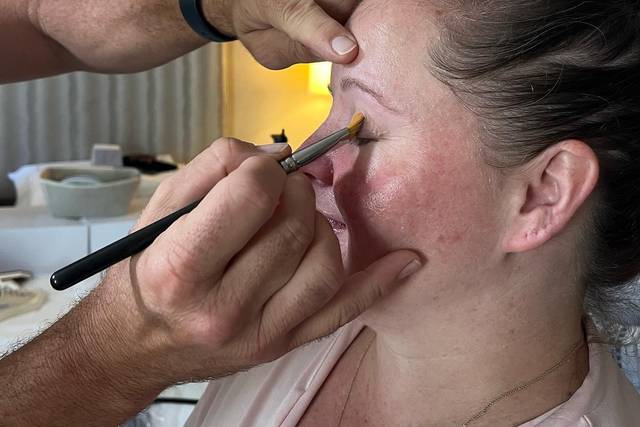 1makeupman 2