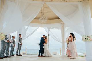 Modern Romance Travel - 31
