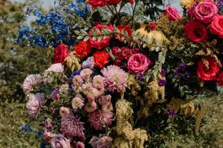 Bond in Bloom - 6
