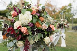 Samantha Greenfield Designs in Floral Artistry - 38