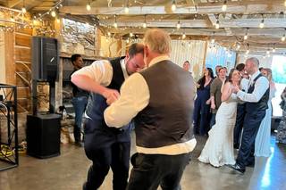 Kosmic Radio Entertainment Karaoke and DJ Services - 13