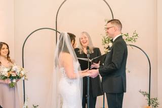 Ceremony Officiants - Rev. Laura Cannon & Associates - 24