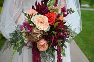 Affections Floral Design & Event Planning - 6