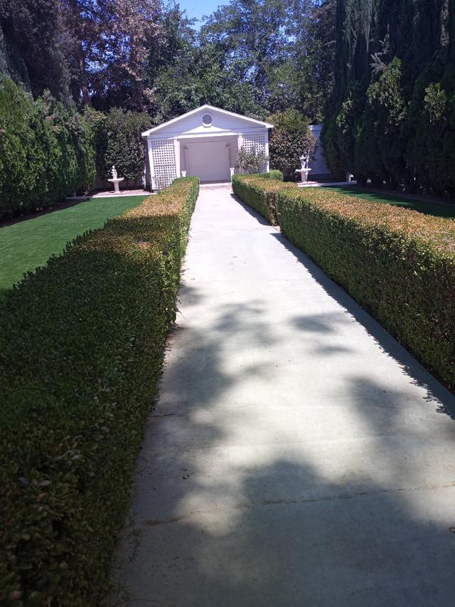 Thatcher Manor - 2
